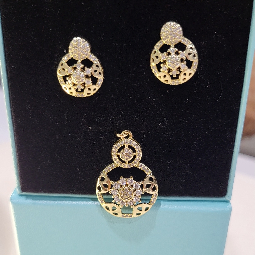 Elegant Gold  Jewelry Set